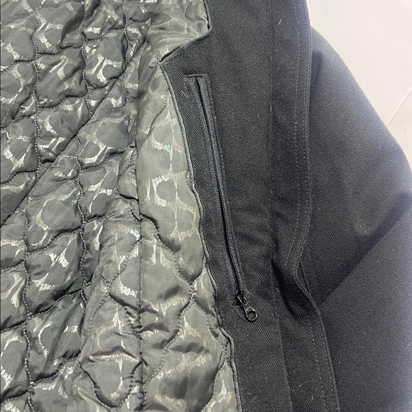 Merrell women’s black DUFFLE toggle
Coat size Medium - Picture 4 of 6